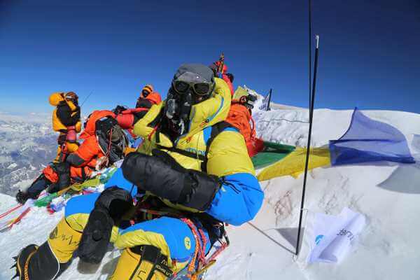 PURNIMA SHRESTHA - La 1era mujer fotoperiodista nepalí en alcanzar la cima del Everest