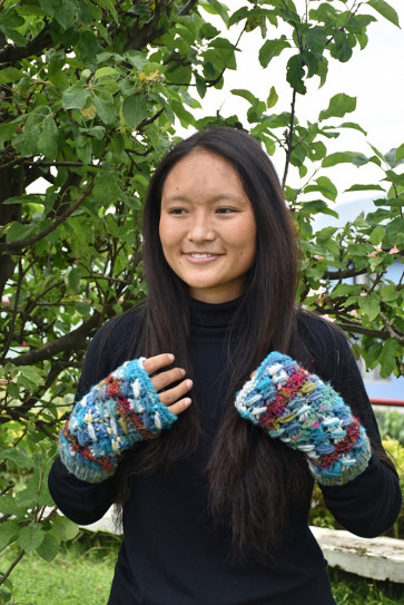 Guantes artesanales de sari de seda reciclado y lana del Himalaya, Nepal